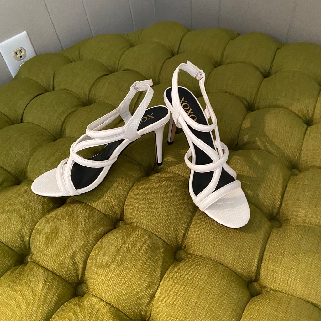 White Sandals Xoxo Brand 9